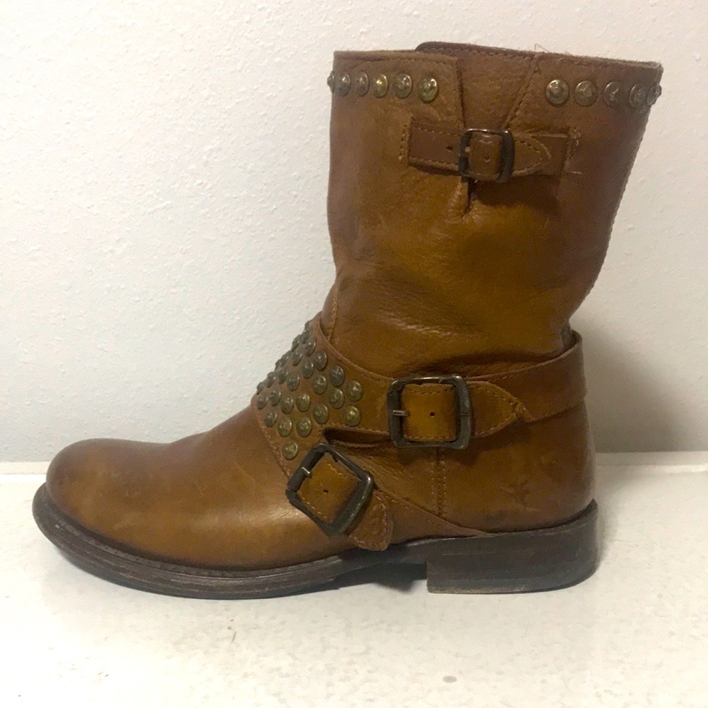 EUC Frye Veronica studded short leather motorcyle boots 8.5
